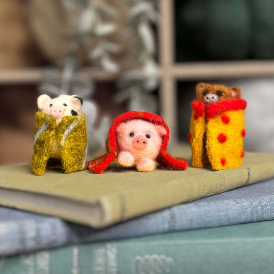 Picture of Three Little Pigs in Blankets Needle Felting Kit