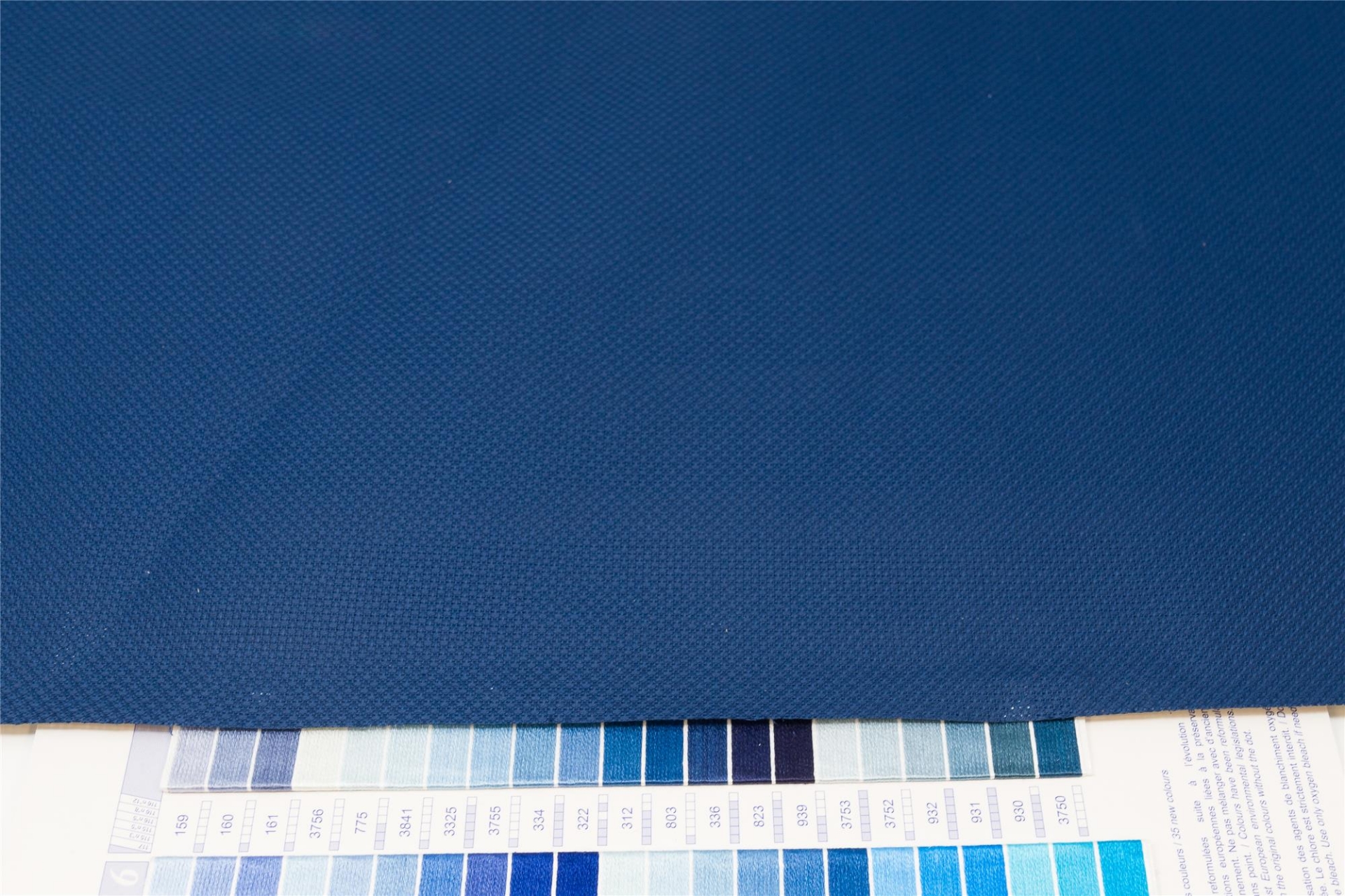 Zweigart Navy Blue 14 Count Aida (589) (Multiple Sizes Available) - Picture 4 of 10