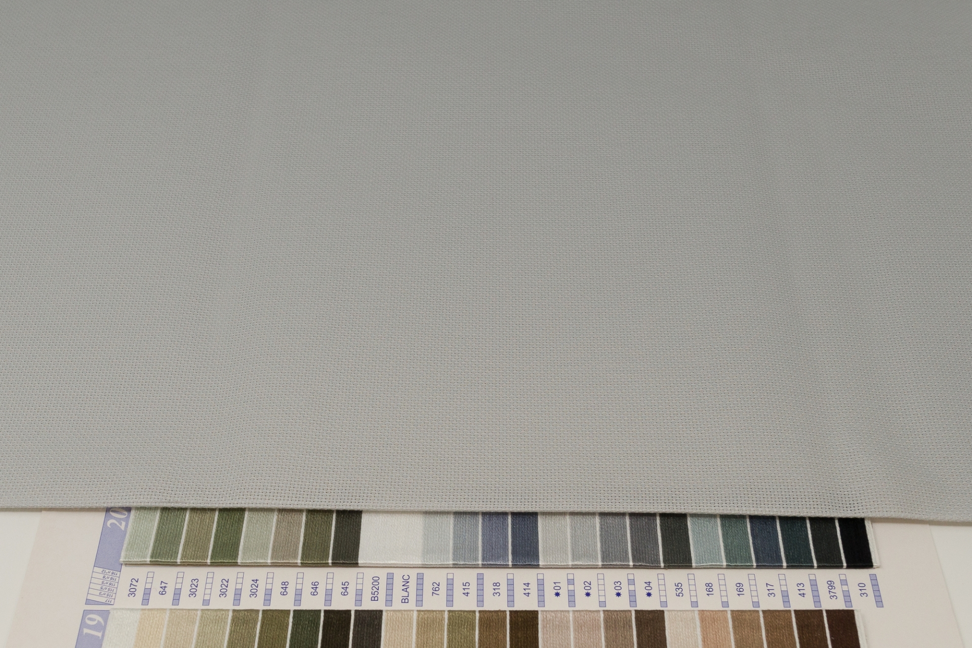 Zweigart Offcuts 20 Count Aida Grey (705) Multiple Sizes Stitchtastic