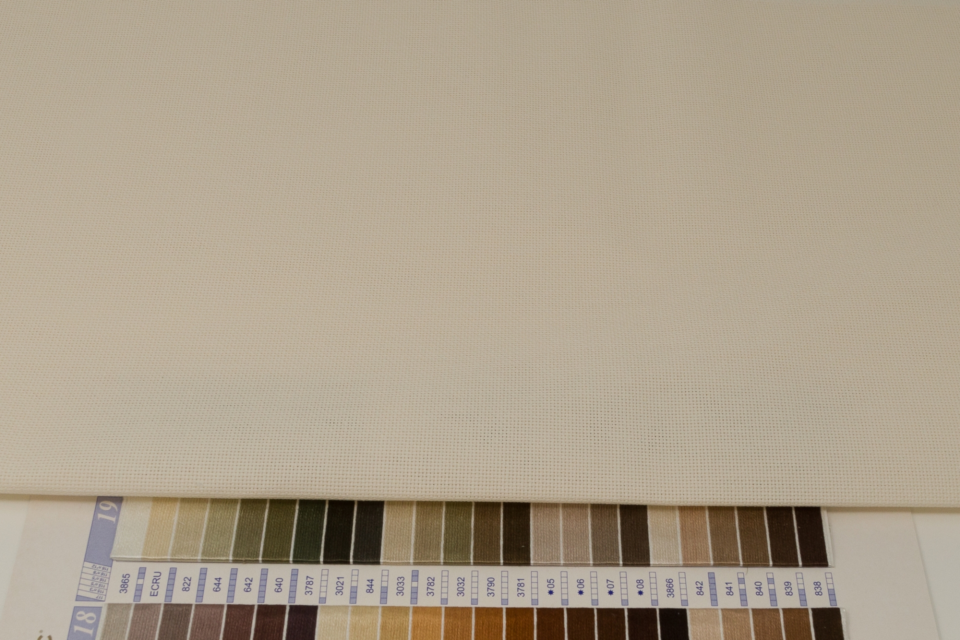 Zweigart Offcuts 20 Count Aida Ivory/Cream (264) Multiple Sizes