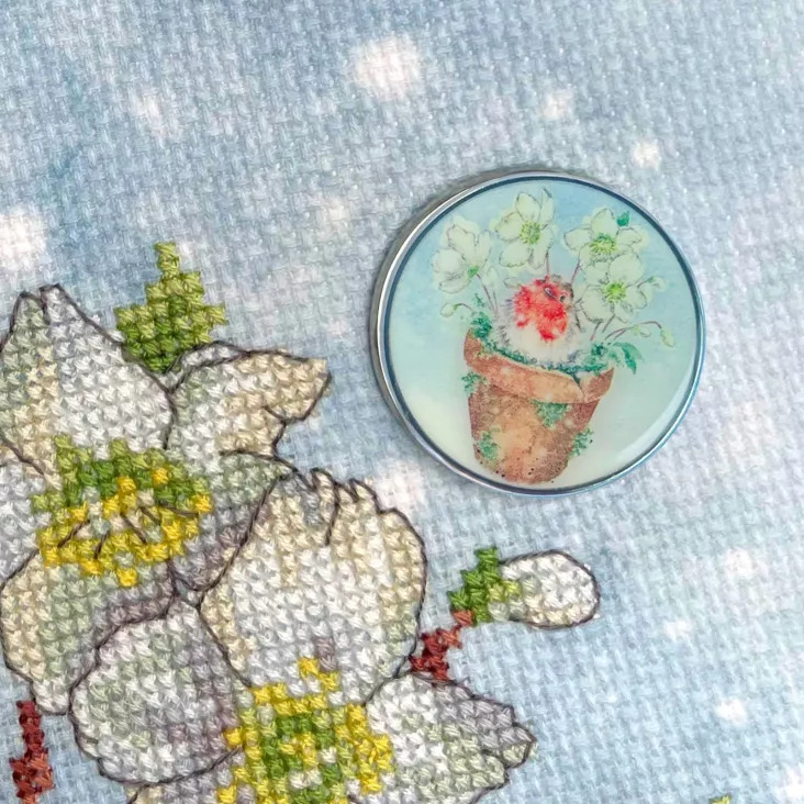 Season's Tweetings Robin Needle Minder by Bothy Threads | Stitchtastic